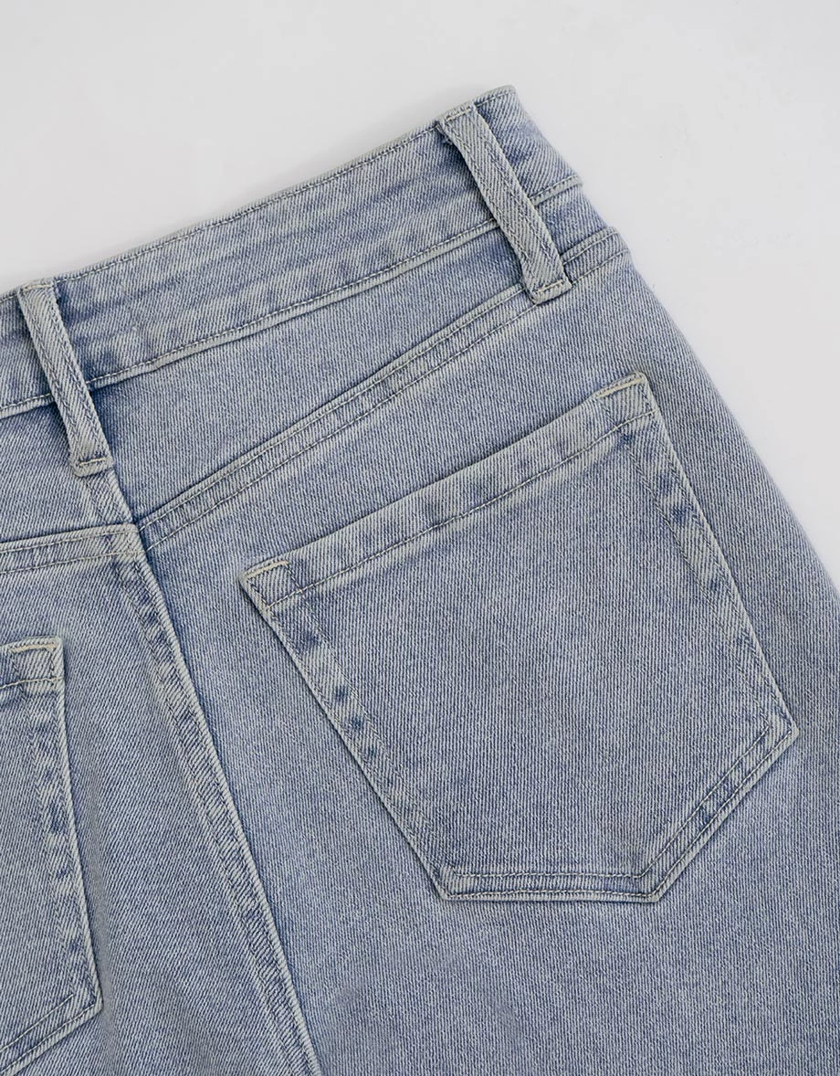 低腰修身小喇叭水洗牛仔褲