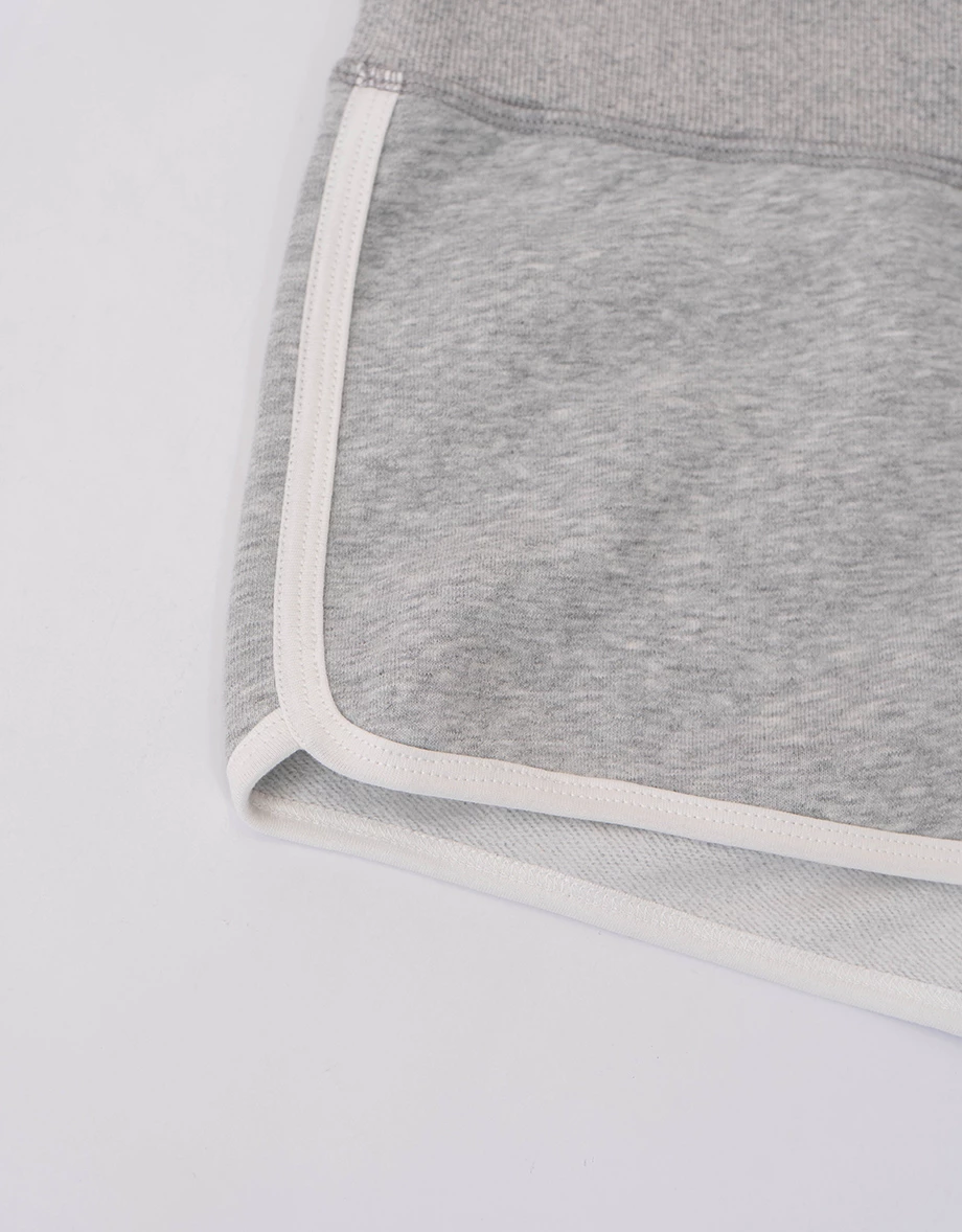 【樂一通】 崔弟款低腰抽繩布章裝飾後印花撞色滾邊運動短褲