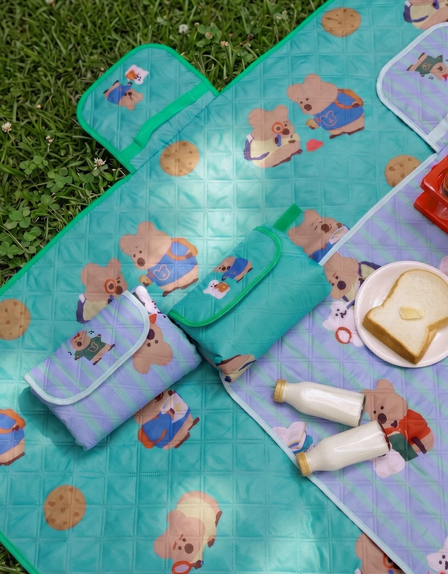 【DINOTAENG】Quilted Printed Water-Repellent Portable Picnic Mat