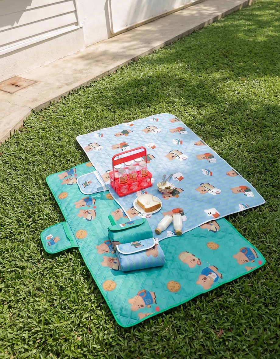 【DINOTAENG】Quilted Printed Water-Repellent Portable Picnic Mat