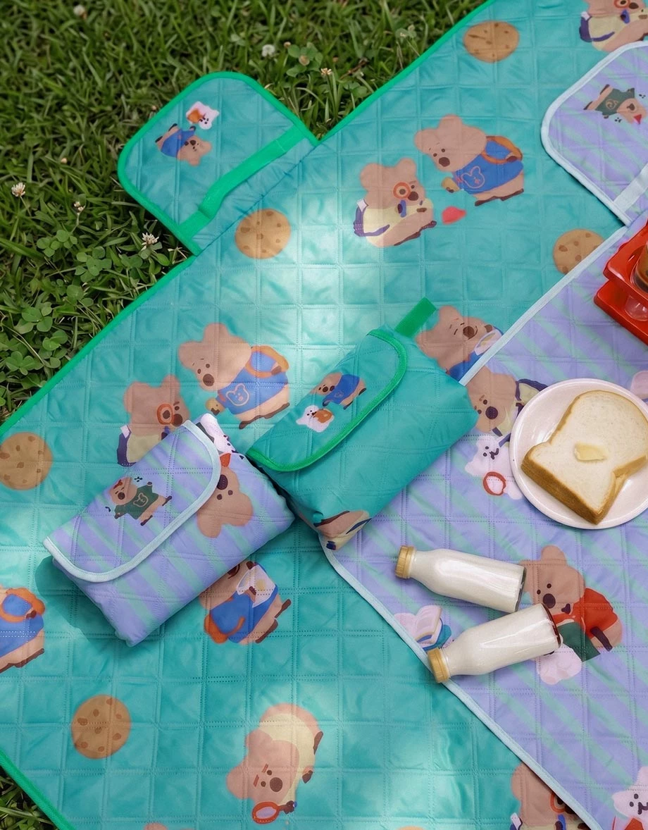 【DINOTAENG】Quilted Printed Water-Repellent Portable Picnic Mat 【DINOTAENG】Quilted Printed Water-Repellent Portable Picnic Mat