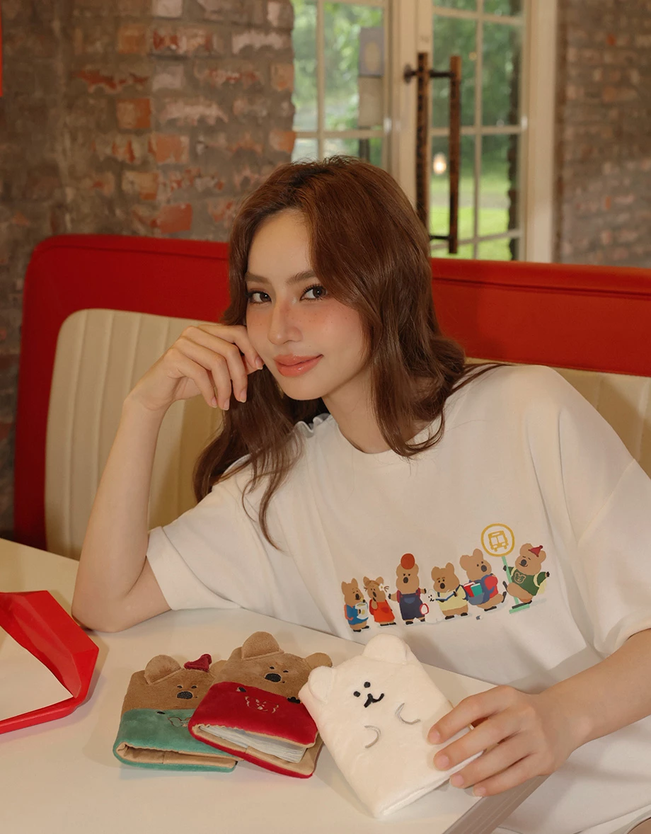 【DINOTAENG】Plush Embroidered Passport Cover 【DINOTAENG】Plush Embroidered Passport Cover
