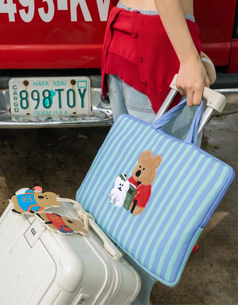 【DINOTAENG】Printed Laptop Sleeve With Embroidered Patch 【DINOTAENG】Printed Laptop Sleeve With Embroidered Patch