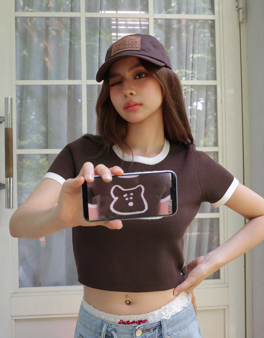 【DINOTAENG】Contrast Trim Knit Crop Top