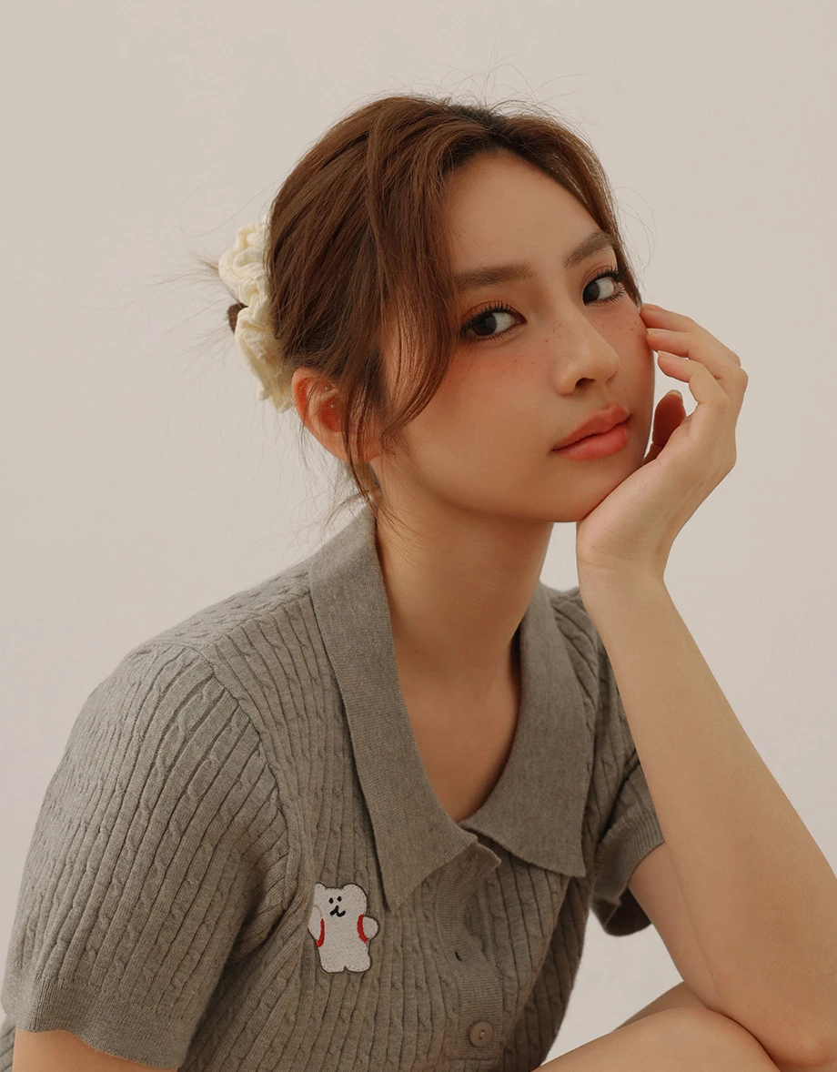 【DINOTAENG】Embroidered Cable Knit Cropped Polo Shirt