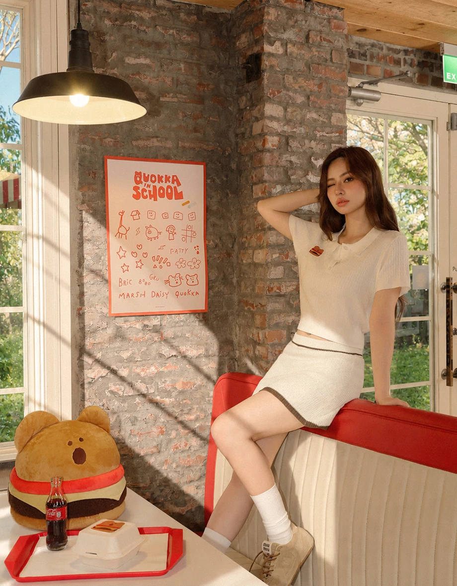 【DINOTAENG】Embroidered Cable Knit Cropped Polo Shirt