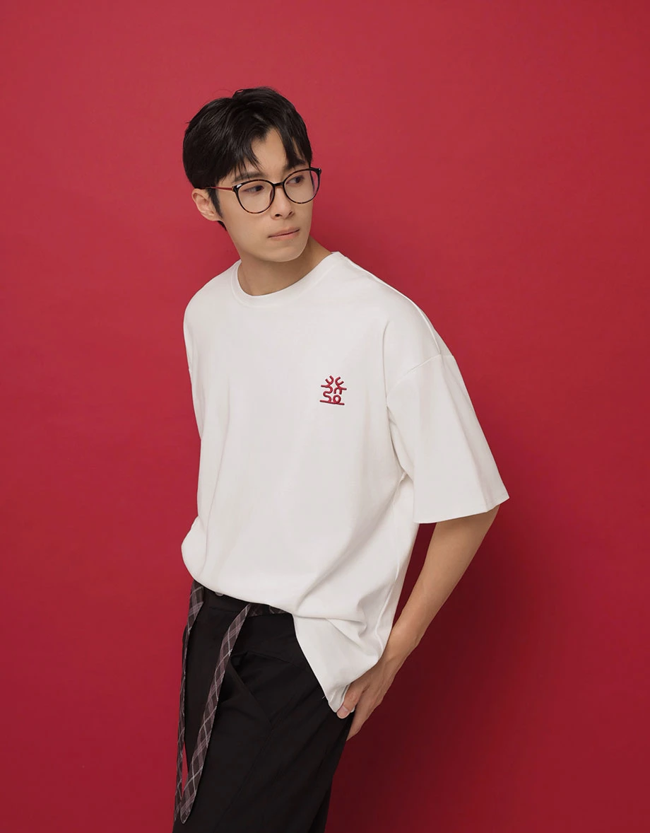 CNY CHEONGSAM QIPAO TOP Blesses Lucky Character Round Neck Short Sleeve Oversized T-Shirt (Men) CNY CHEONGSAM QIPAO TOP Blesses Lucky Character Round Neck Short Sleeve Oversized T-Shirt (Men)