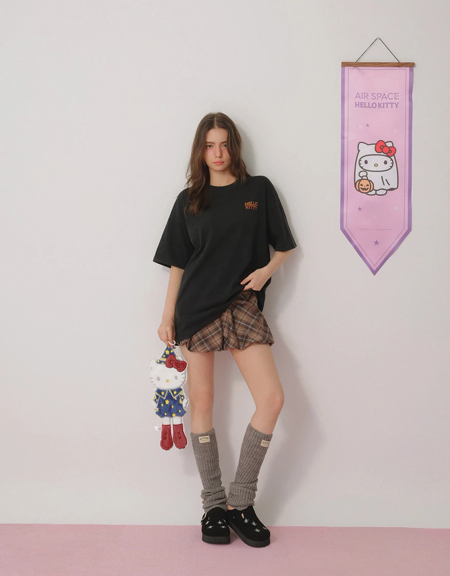 【Hello Kitty】美背印花圓領短袖寬版水洗TEE 【Hello Kitty】美背印花圓領短袖寬版水洗TEE
