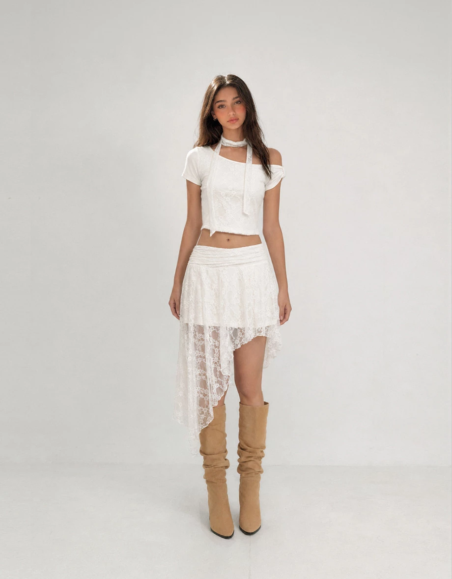 抓褶腰頭斜裁下擺花朵蕾絲中長裙 抓褶腰頭斜裁下擺花朵蕾絲中長裙