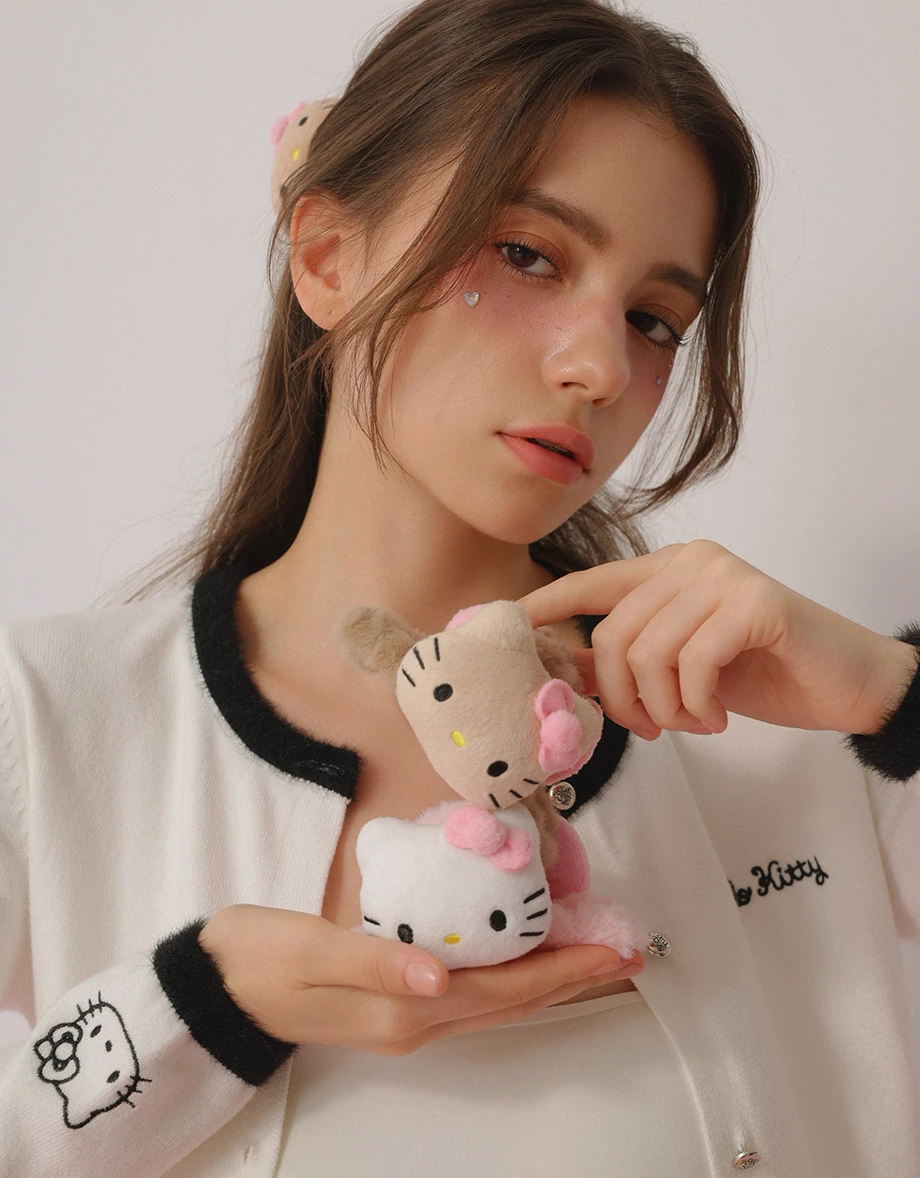 【Hello Kitty】立體大頭造型毛絨鯊魚夾 【Hello Kitty】立體大頭造型毛絨鯊魚夾