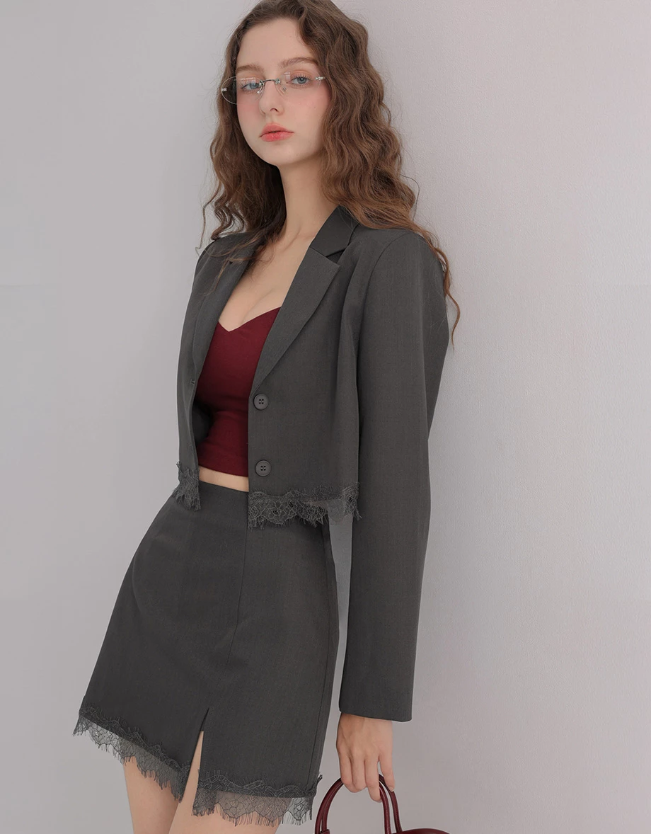Collar Lapel Lace Hem Crop Long Sleeve Tailored Blazer (with Shoulder Pads)