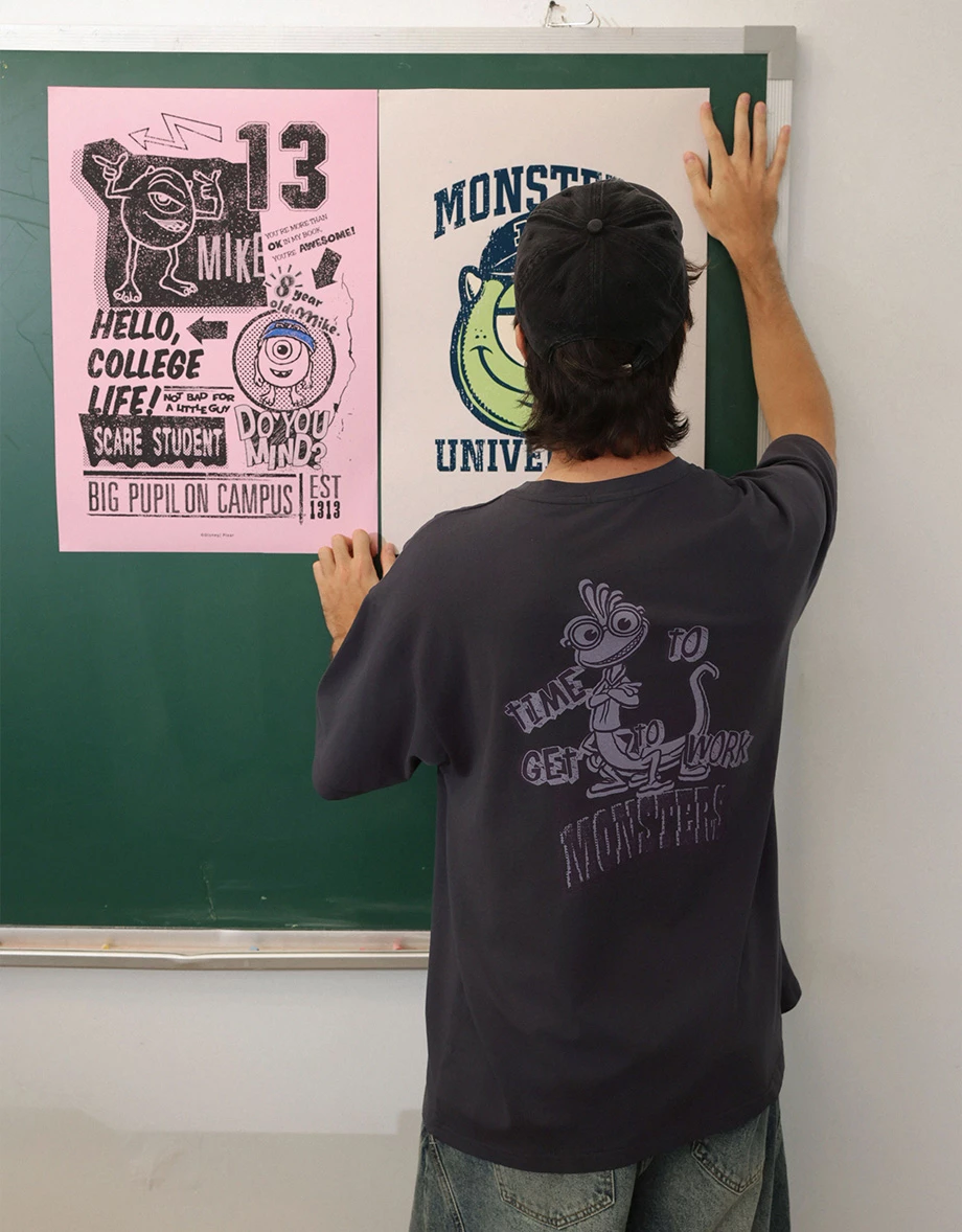 【迪士尼系列】怪獸大學 前後印花圓領短袖寬版TEE(男款) 【迪士尼系列】怪獸大學 前後印花圓領短袖寬版TEE(男款)