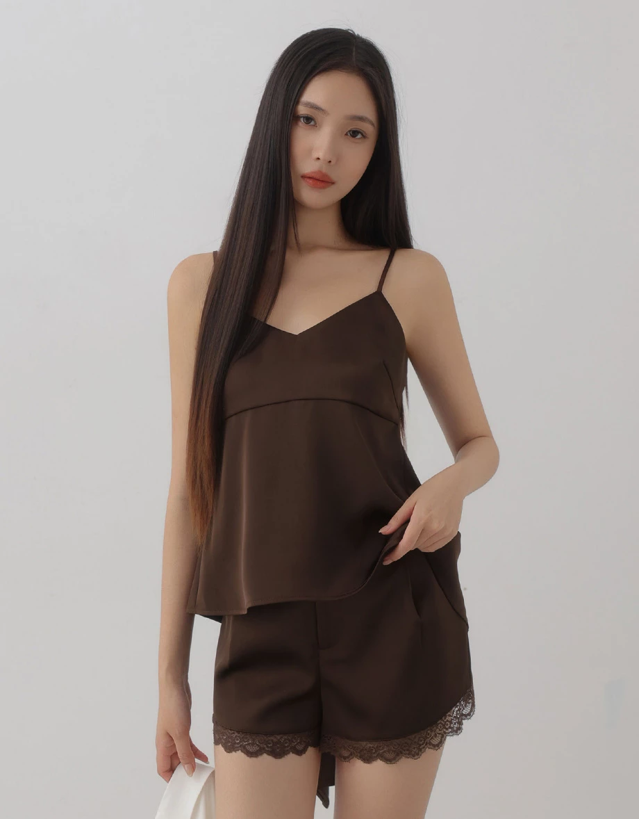 V領美背後綁帶不規則垂襬細肩帶上衣