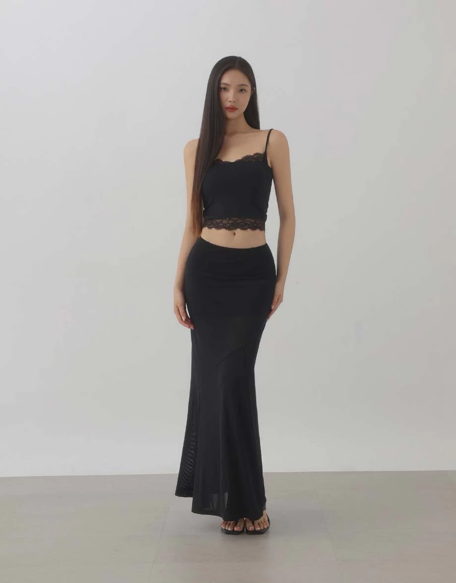 Adjustable Spaghetti Straps Lace Trim Cami Crop Top Adjustable Spaghetti Straps Lace Trim Cami Crop Top