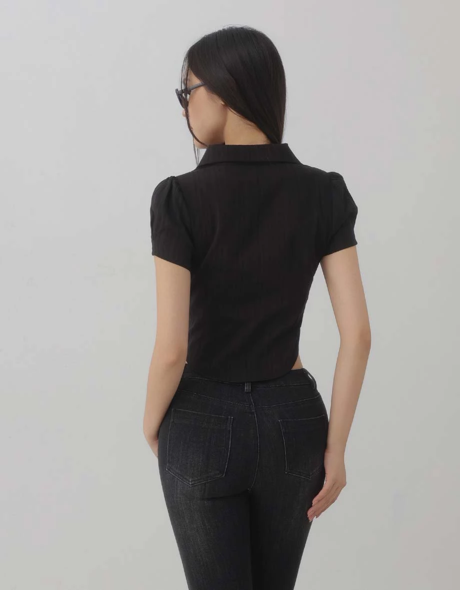 V型翻領抓褶澎袖蕾絲滾邊直線織紋短版襯衫