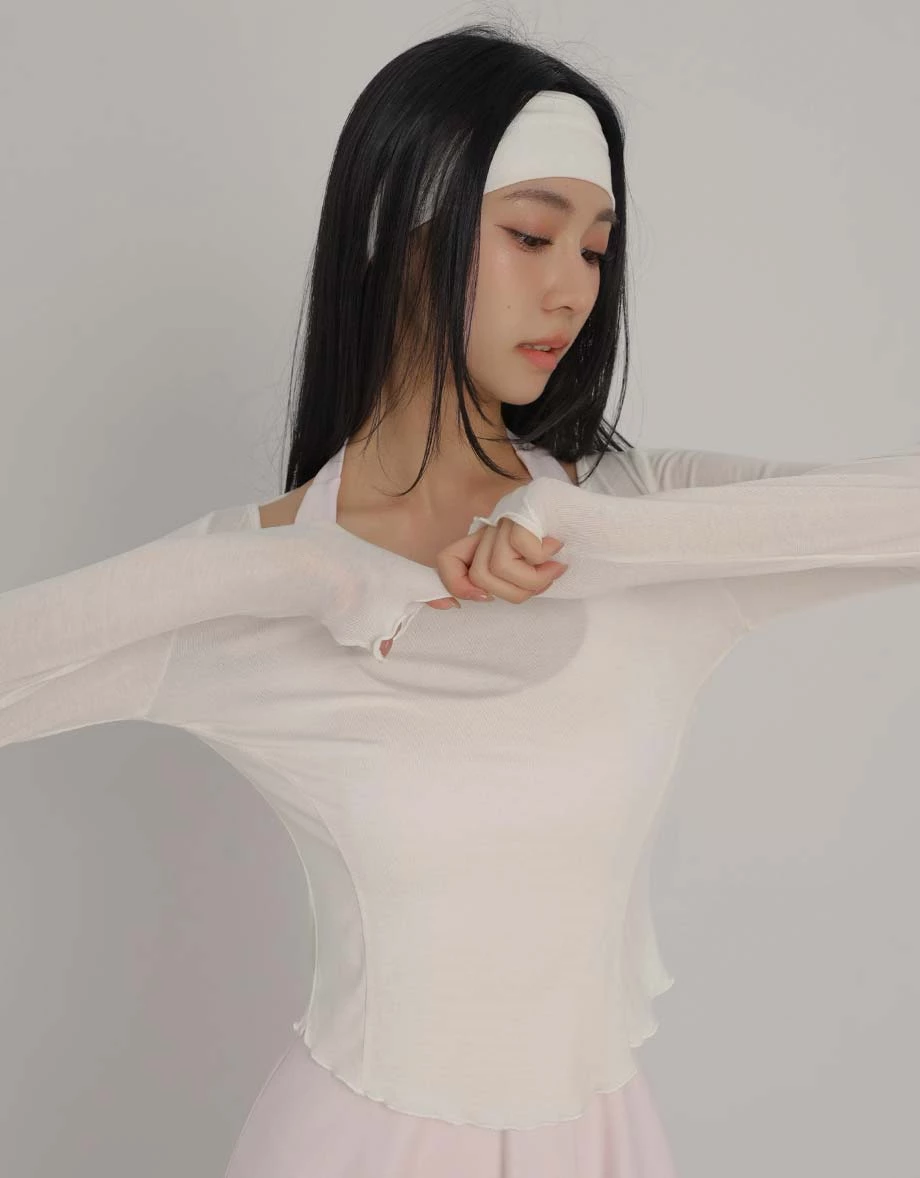 寬圓領修身剪裁美背綁帶木耳邊長袖短版上衣 寬圓領修身剪裁美背綁帶木耳邊長袖短版上衣