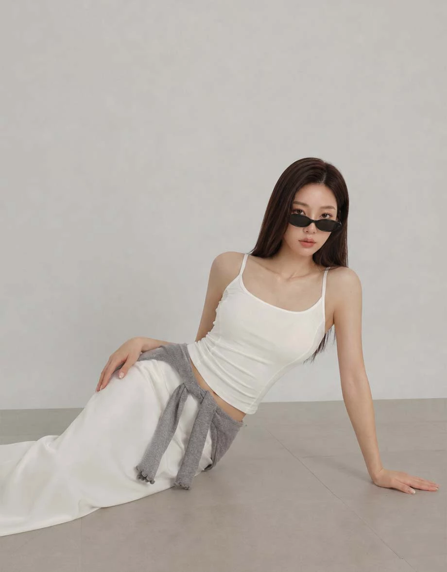 【CLEANFIT】Basic Crew Neck Curved Hem Fitted Padded Cami Bra Top 【CLEANFIT】Basic Crew Neck Curved Hem Fitted Padded Cami Bra Top