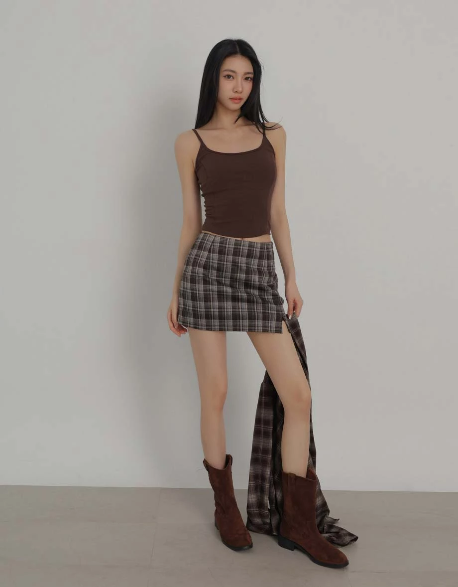 【CLEANFIT】Basic Crew Neck Curved Hem Fitted Padded Cami Bra Top 【CLEANFIT】Basic Crew Neck Curved Hem Fitted Padded Cami Bra Top