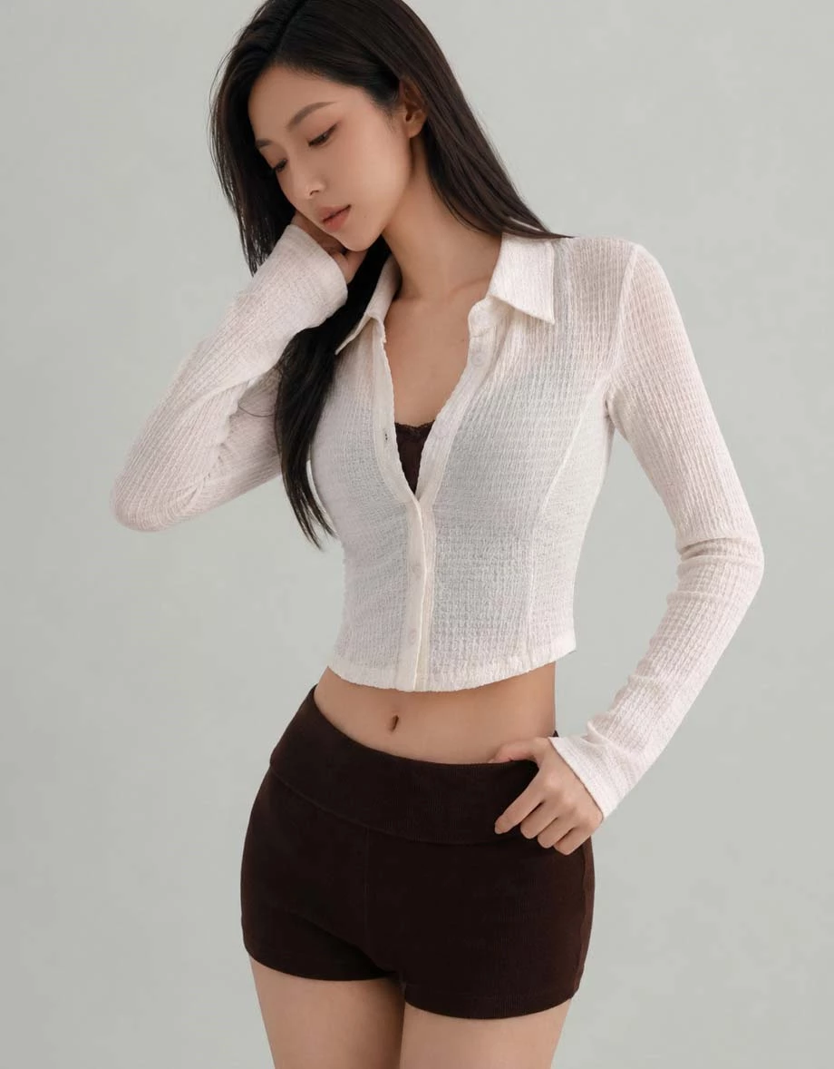 翻領排扣長袖短版皺褶感開襟衫