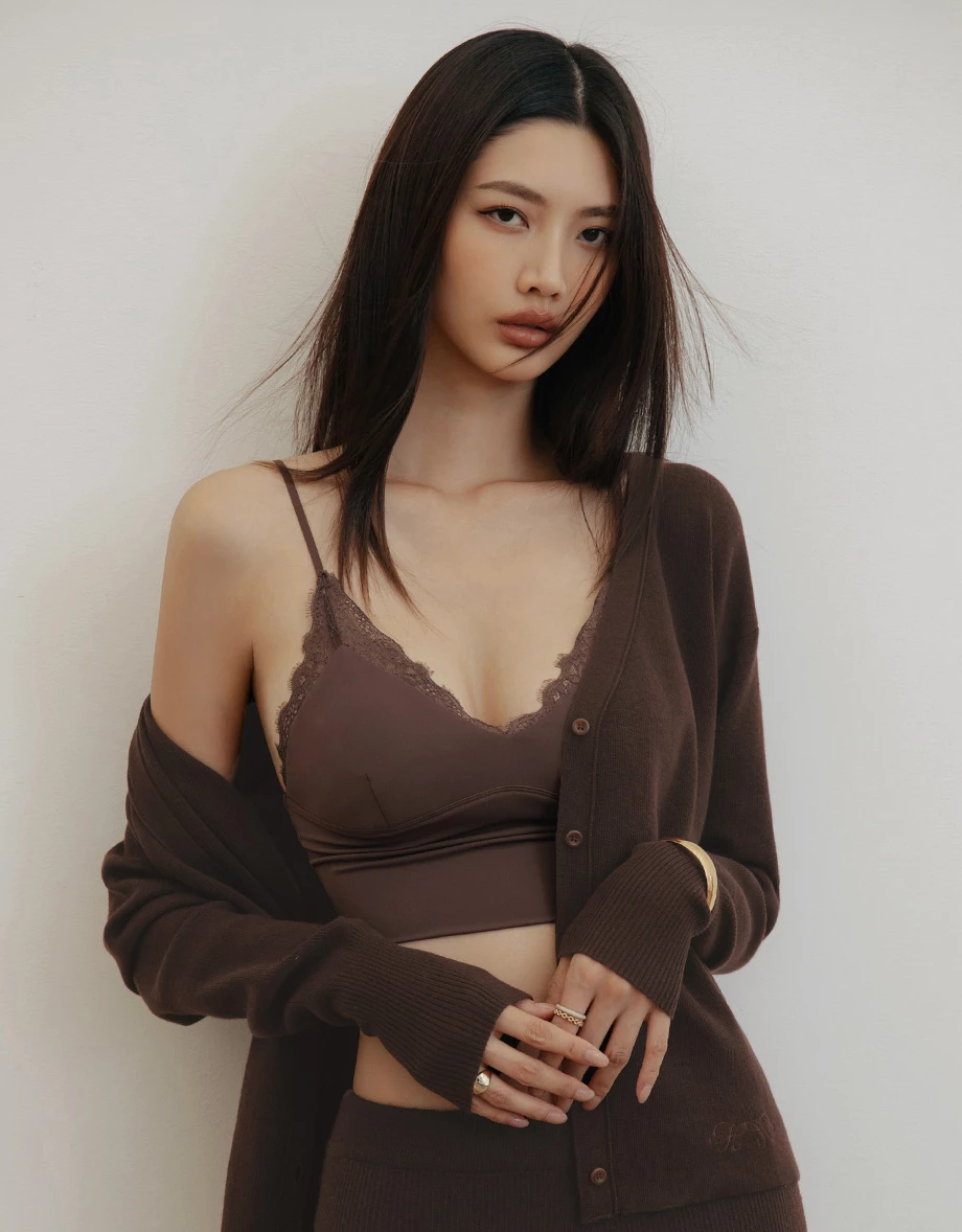 【IHUA Deisgn】Scalloped Lace Trim V Neck Adjustable Straps Padded Bra Top