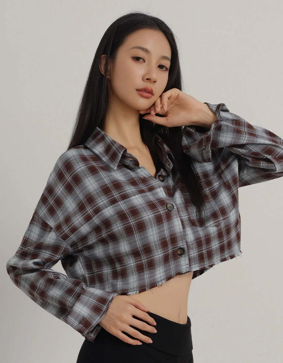 Vintage Plaid Raw Hem Button Up Shirt Blouse Vintage Plaid Raw Hem Button Up Shirt Blouse