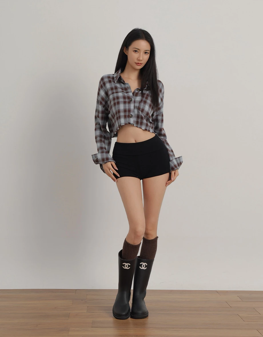 Vintage Plaid Raw Hem Button Up Shirt Blouse Vintage Plaid Raw Hem Button Up Shirt Blouse