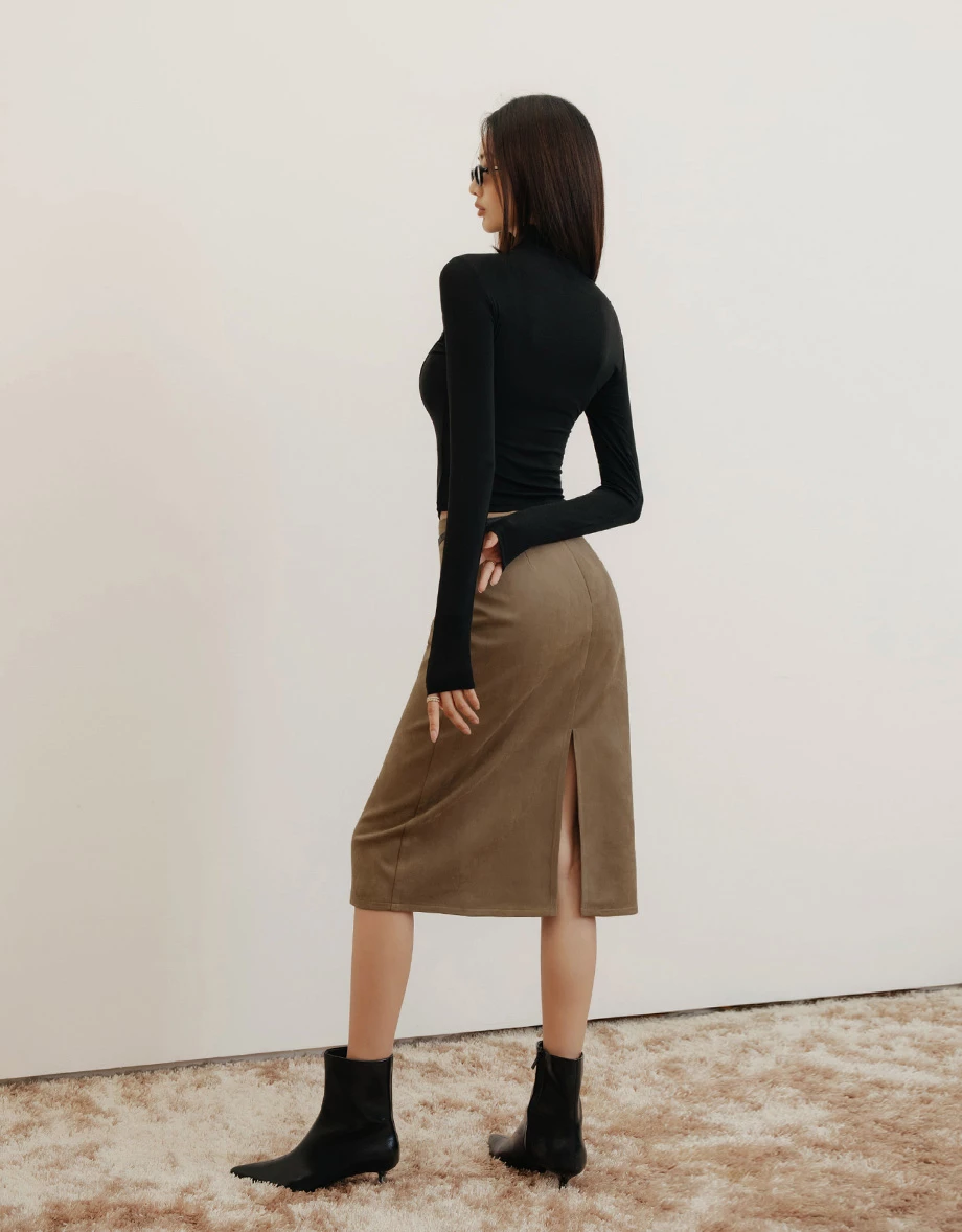 【IHUA Deisgn】High Waist Back Slit Midi Skirt (Faux Leather / Faux Suede) 【IHUA Deisgn】High Waist Back Slit Midi Skirt (Faux Leather / Faux Suede)