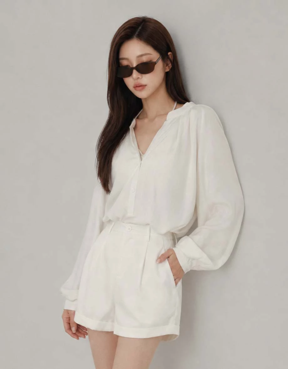 High Waist Pleated Rolled Hem Elastic Back Tailored Shorts High Waist Pleated Rolled Hem Elastic Back Tailored Shorts