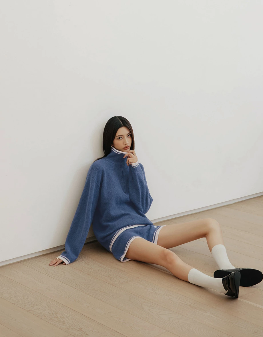 【IHUA Deisgn】Contrast Striped Trim Logo Embroidered Knit Shorts 【IHUA Deisgn】Contrast Striped Trim Logo Embroidered Knit Shorts