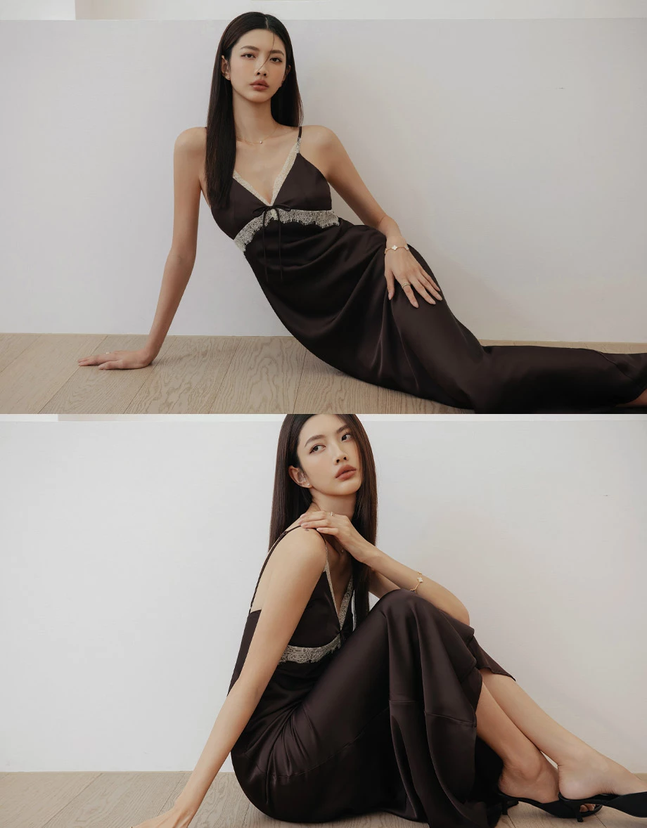 【IHUA Deisgn】V Neck Contrast Lace Trim Backless Padded Satin Maxi Dress 【IHUA Deisgn】V Neck Contrast Lace Trim Backless Padded Satin Maxi Dress