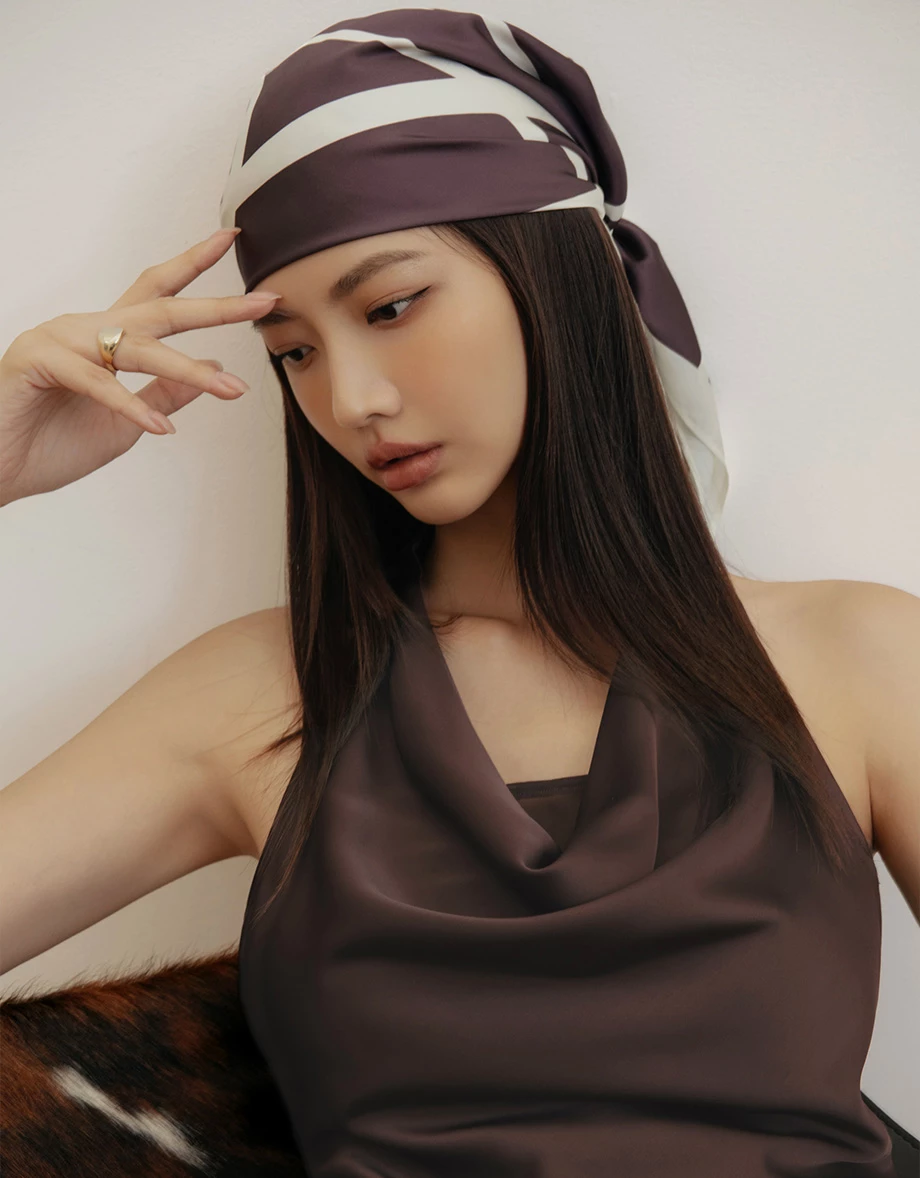 【IHUA Deisgn】Contrast Border Abstract Line Logo Silk Scarf 【IHUA Deisgn】Contrast Border Abstract Line Logo Silk Scarf