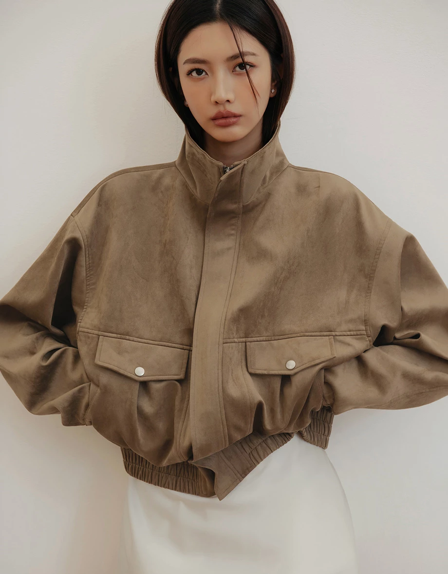 【IHUA Deisgn】Stand Collar Double Pocket Elastic Hem Zip Up Jacket (Twill / Faux Suede)