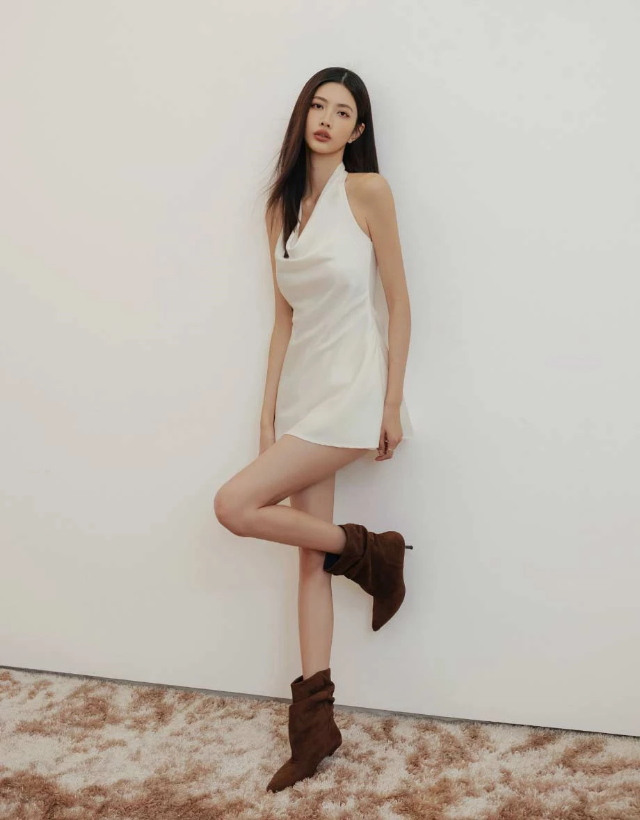 【IHUA Deisgn】Cowl Neck Halter Cross Back Padded Satin Cami Top and Matching Mini Short Set Wear 【IHUA Deisgn】Cowl Neck Halter Cross Back Padded Satin Cami Top and Matching Mini Short Set Wear