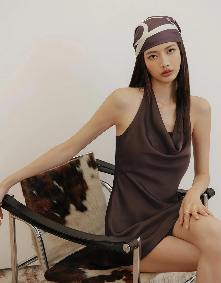 【IHUA Deisgn】Cowl Neck Halter Cross Back Padded Satin Cami Top and Matching Mini Short Set Wear 【IHUA Deisgn】Cowl Neck Halter Cross Back Padded Satin Cami Top and Matching Mini Short Set Wear