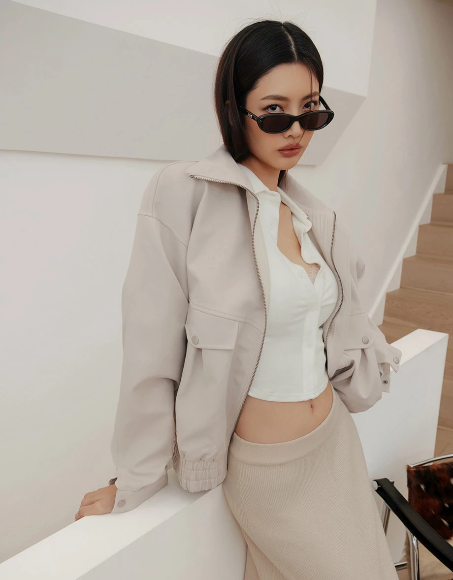 【IHUA Deisgn】Lapel Ribbed Crop Shirt Blouse and Lace Trim Bralette Set Wear 【IHUA Deisgn】Lapel Ribbed Crop Shirt Blouse and Lace Trim Bralette Set Wear