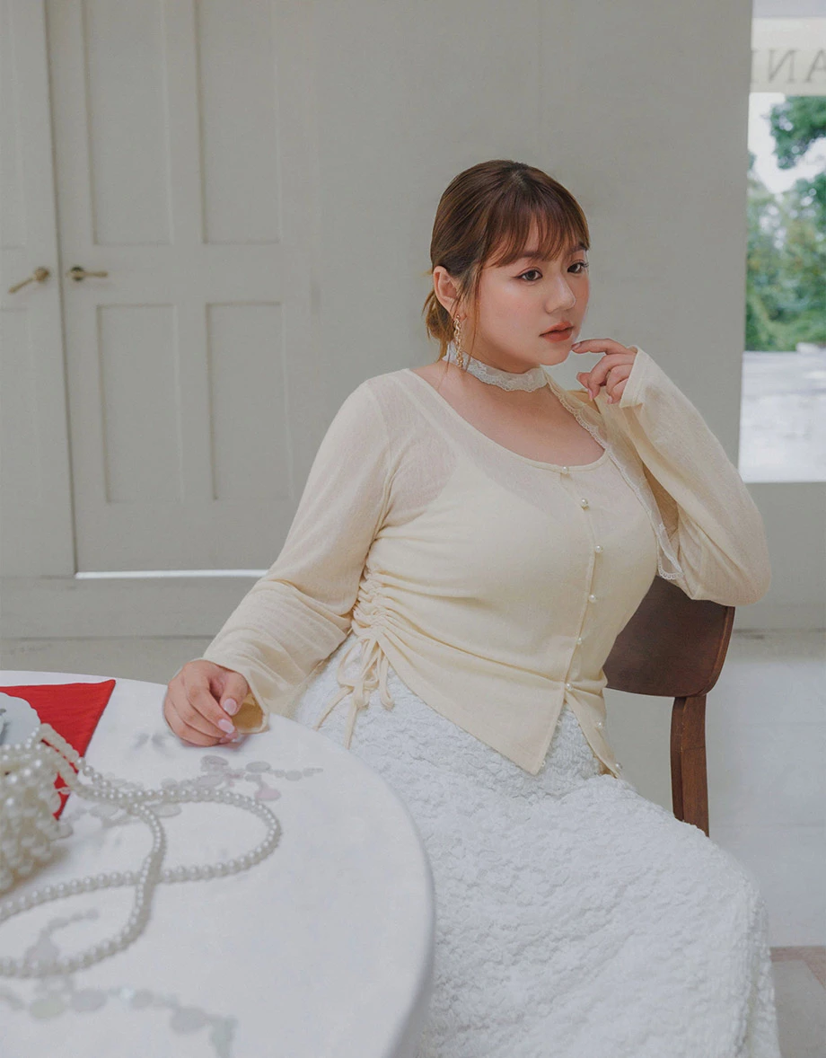 Pearl Button Side Drawstring Ruched Cropped Long Sleeve Top Pearl Button Side Drawstring Ruched Cropped Long Sleeve Top