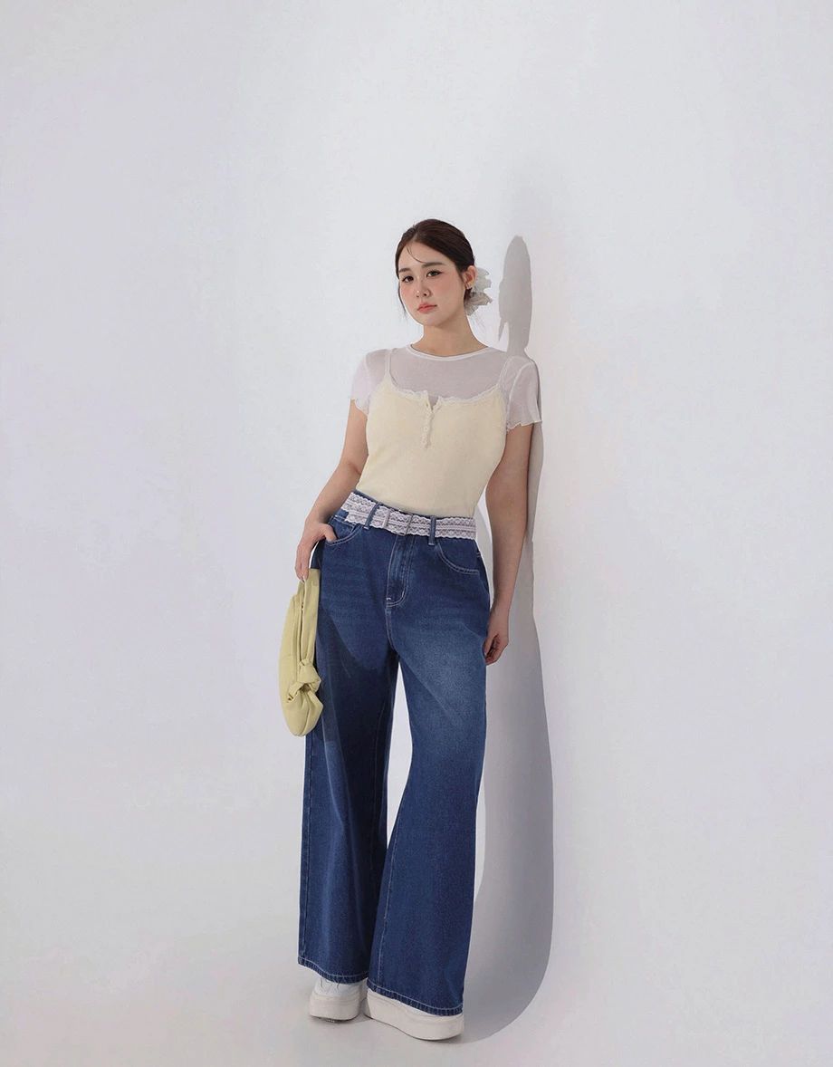 High Waist Wide Leg Jeans Denim Pants with Embroidered Logo Back Pocket High Waist Wide Leg Jeans Denim Pants with Embroidered Logo Back Pocket