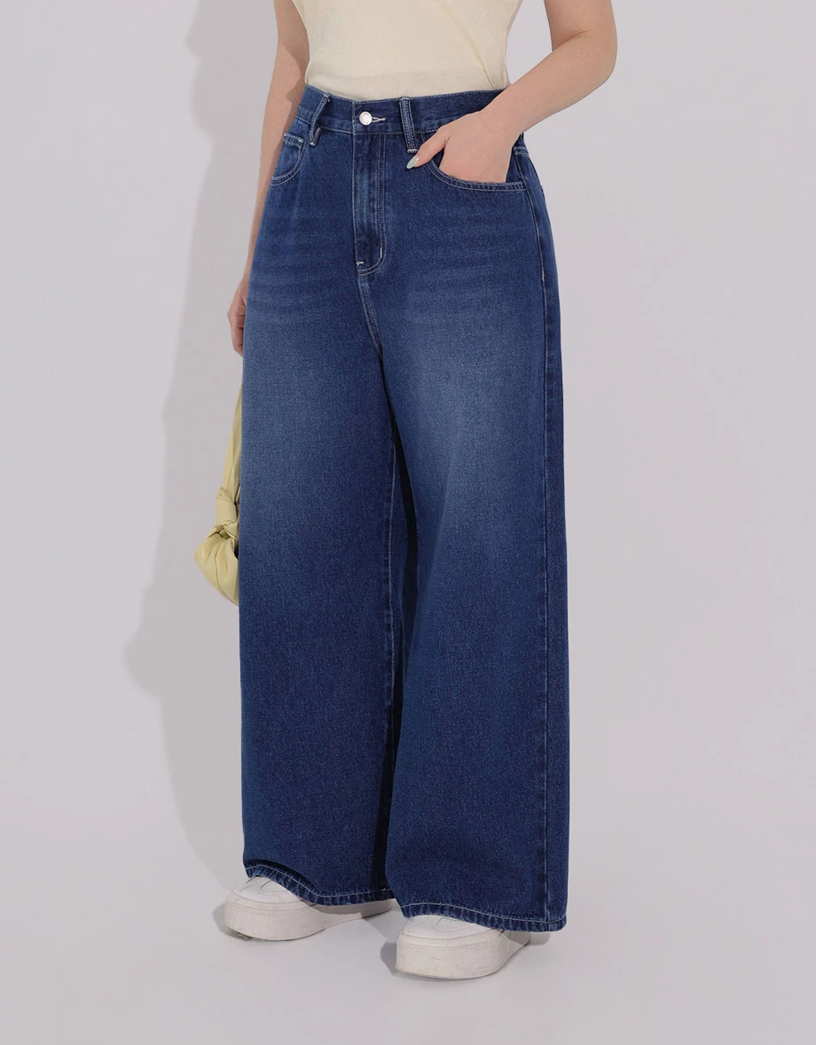 High Waist Wide Leg Jeans Denim Pants with Embroidered Logo Back Pocket High Waist Wide Leg Jeans Denim Pants with Embroidered Logo Back Pocket