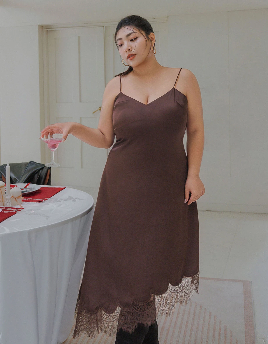 V Neck Asymmetric Lace Hem Backless Tie Padded Satin Maxi Dress V Neck Asymmetric Lace Hem Backless Tie Padded Satin Maxi Dress