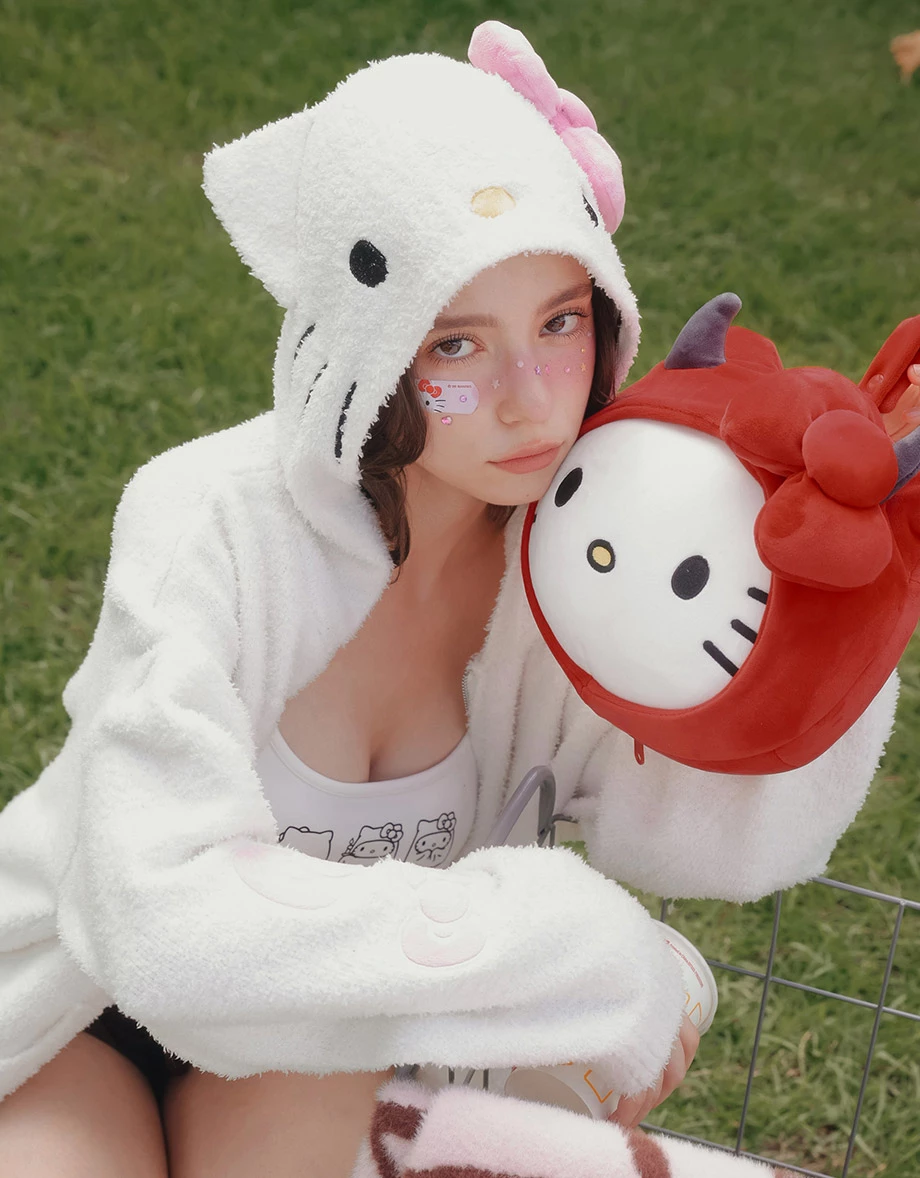 【Hello Kitty】立體蝴蝶結刺繡造型連帽長袖拉鍊針織外套 【Hello Kitty】立體蝴蝶結刺繡造型連帽長袖拉鍊針織外套
