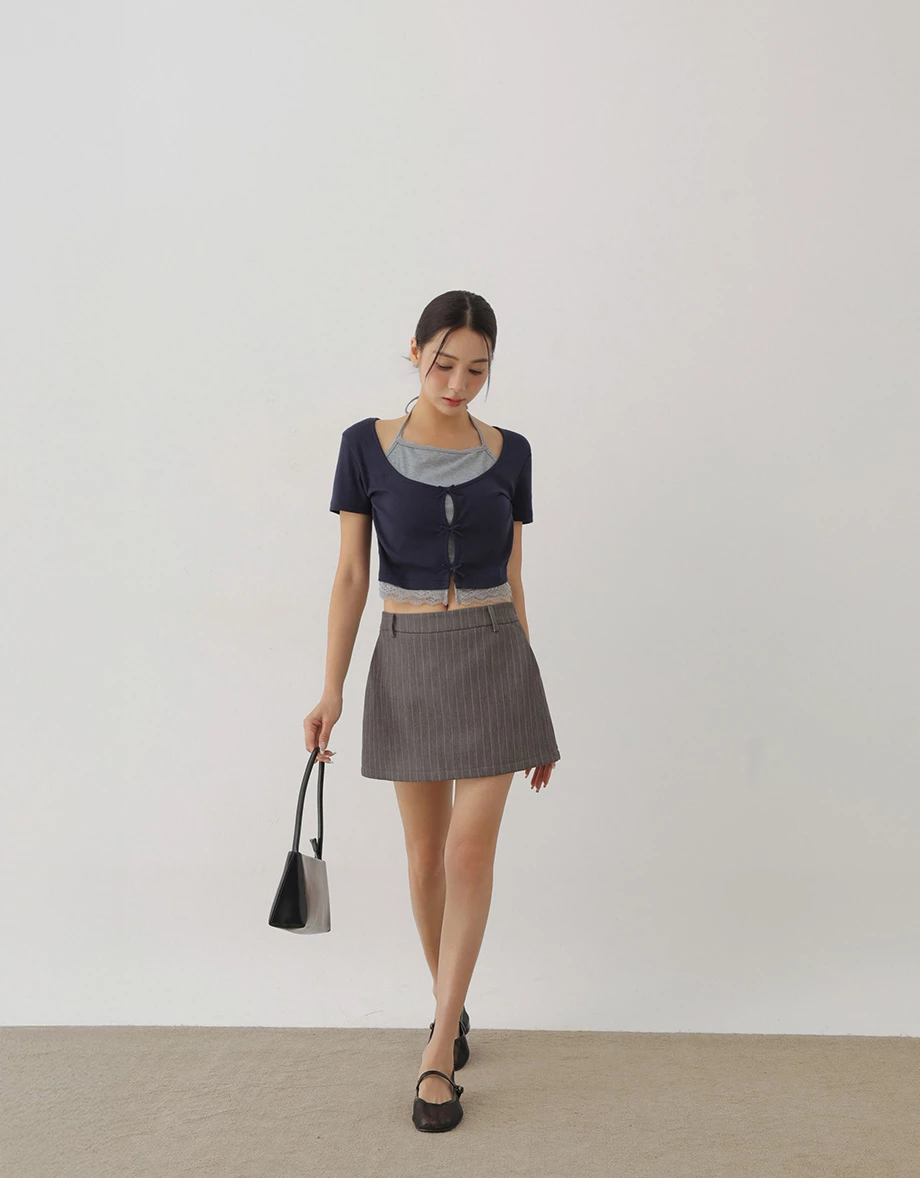 Faux 2 Piece Contrast Halter Neck Bow Cut Out Lace Trim Crop Top Faux 2 Piece Contrast Halter Neck Bow Cut Out Lace Trim Crop Top
