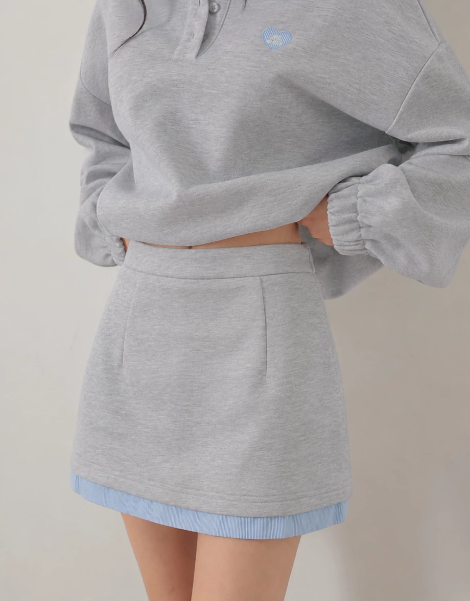 Contrast Striped Collar Heart Patch Elastic Hem Polo Sweatshirt Top Contrast Striped Collar Heart Patch Elastic Hem Polo Sweatshirt Top