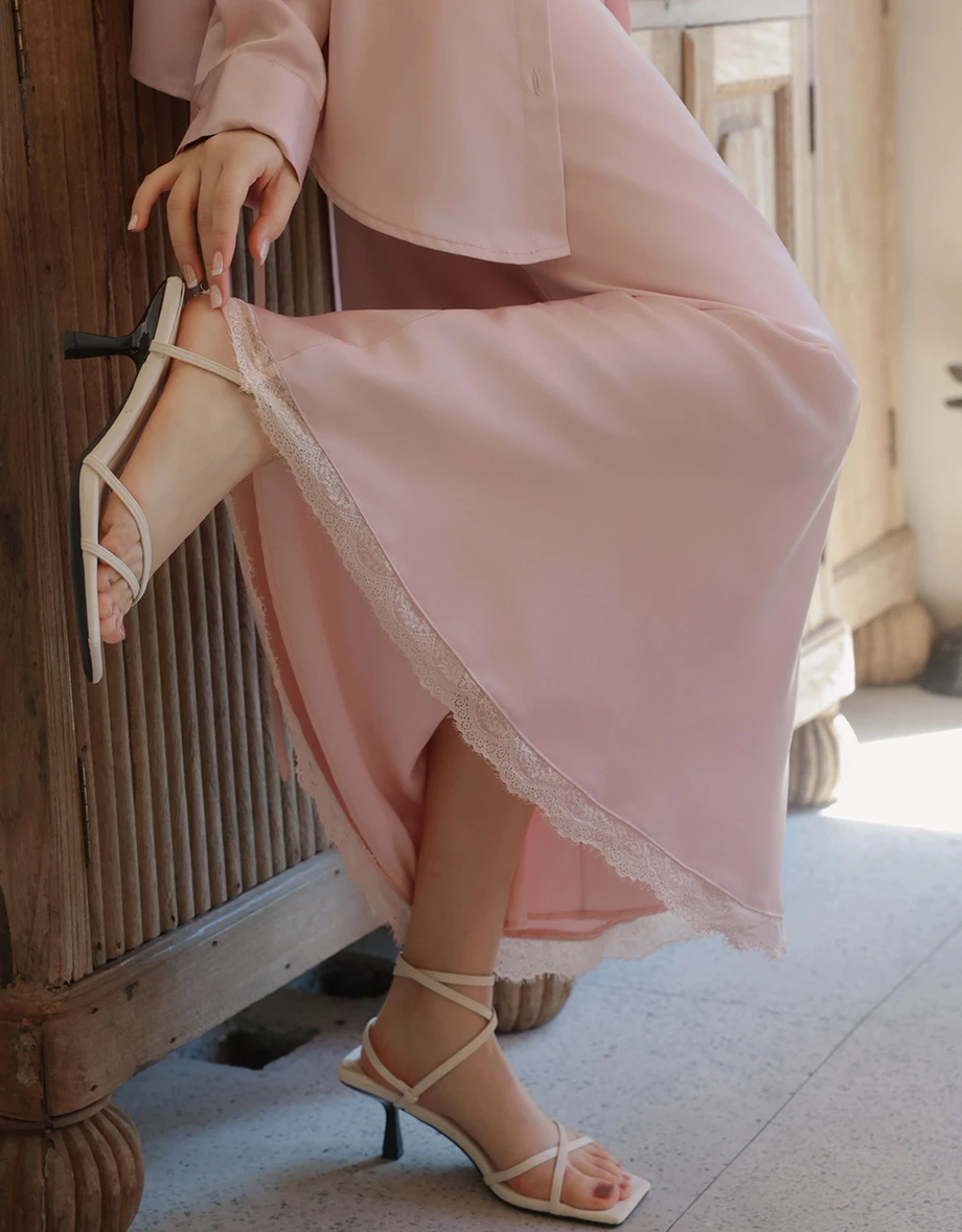 【SABRINA Design】Satin Lace Trim Mermaid Maxi Skirt 【SABRINA Design】Satin Lace Trim Mermaid Maxi Skirt