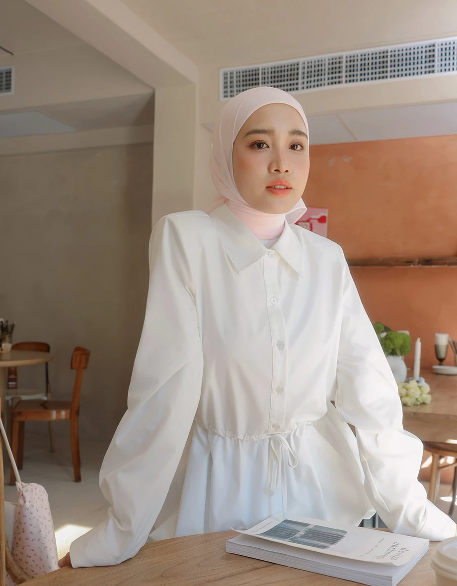 【SABRINA Design】Collared Bubble Hem Drawstring Waistband Mini Shirt Dress 【SABRINA Design】Collared Bubble Hem Drawstring Waistband Mini Shirt Dress