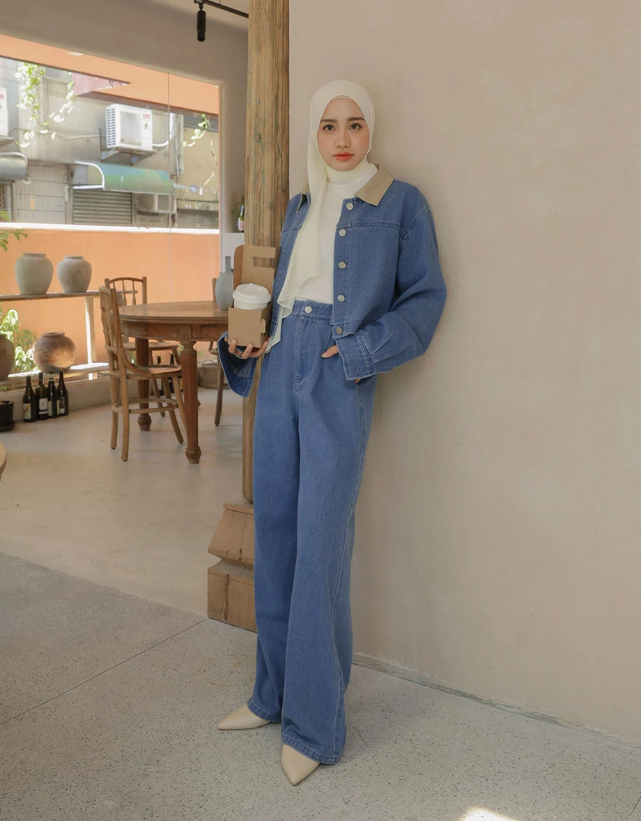 【SABRINA Design】Contrast Collar Button Down Jeans Denim Jacket 【SABRINA Design】Contrast Collar Button Down Jeans Denim Jacket