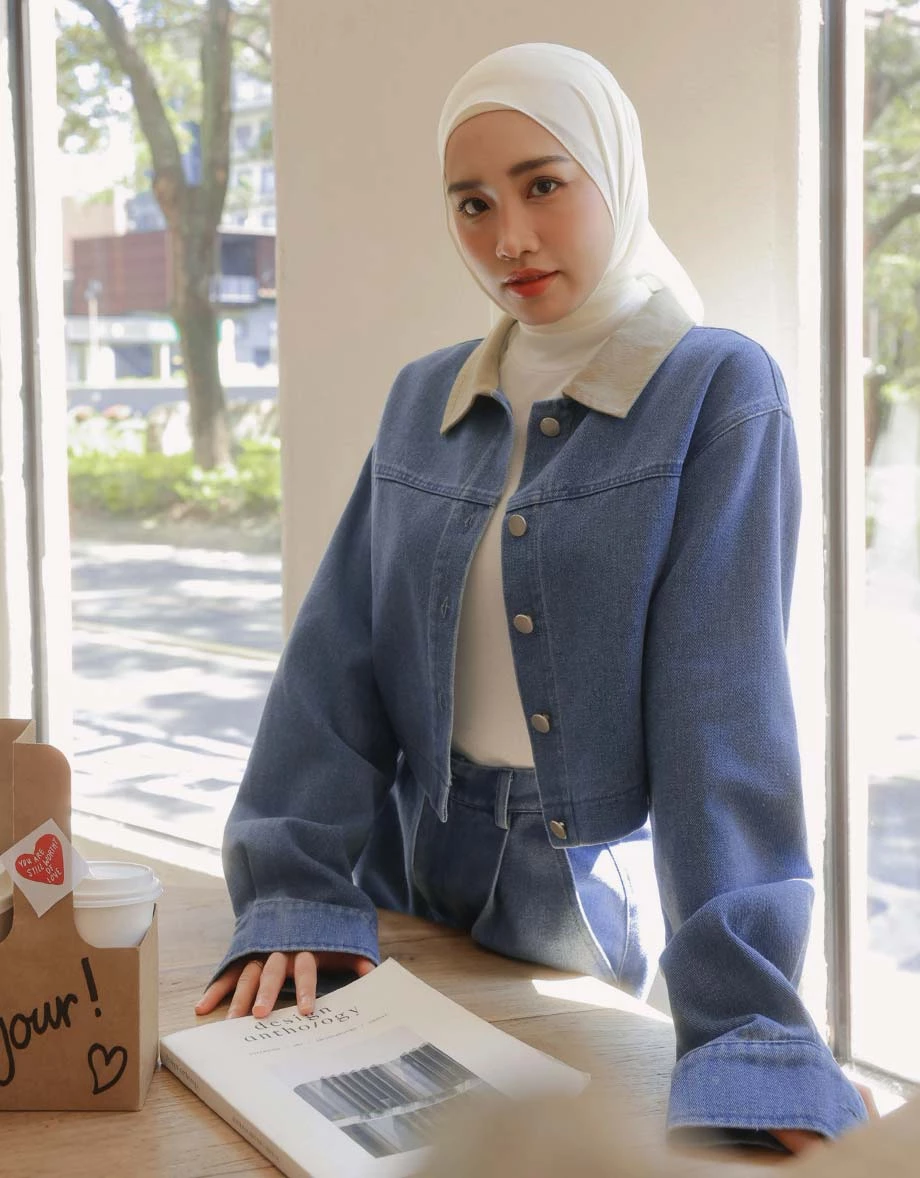 【SABRINA Design】Contrast Collar Button Down Jeans Denim Jacket 【SABRINA Design】Contrast Collar Button Down Jeans Denim Jacket