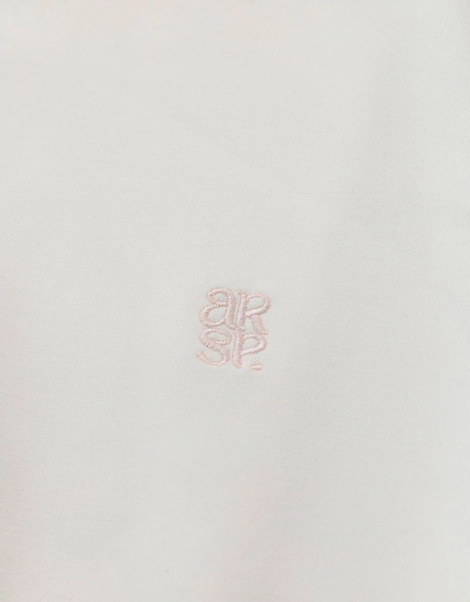 【AIR空氣棉零重力】LOGO刺繡長袖短版連帽拉鍊外套 【AIR空氣棉零重力】LOGO刺繡長袖短版連帽拉鍊外套
