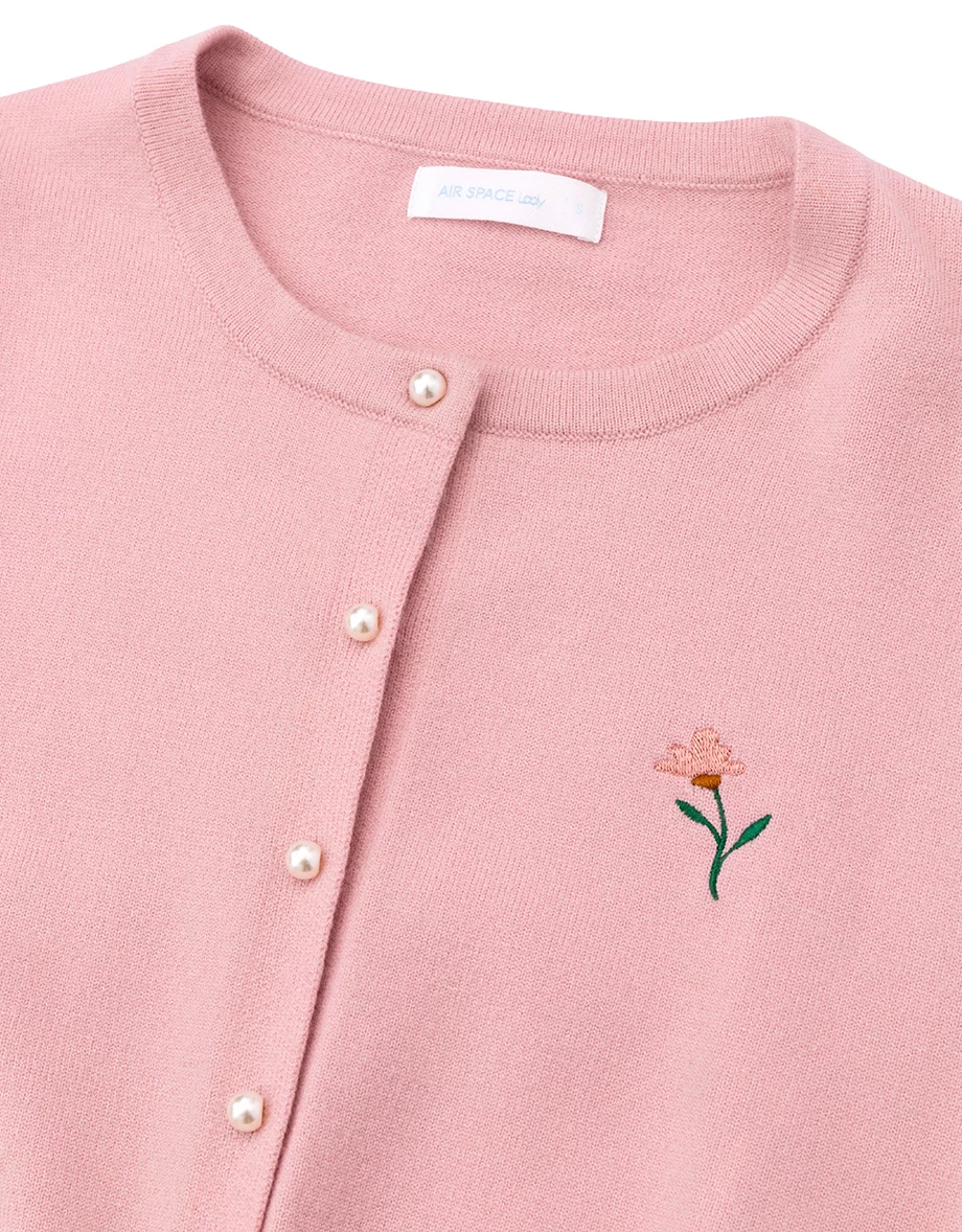 【SABRINA Design】Floral Embroidered Pearl Button Crop Cardigan 【SABRINA Design】Floral Embroidered Pearl Button Crop Cardigan